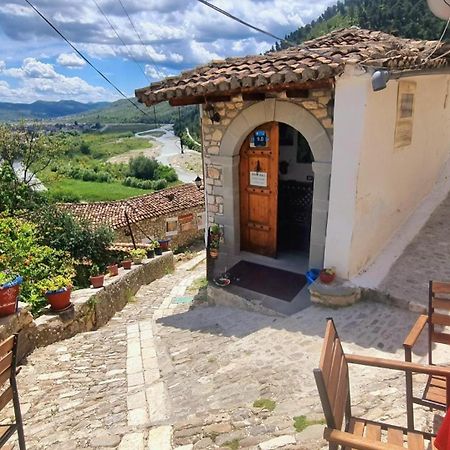 Hava Baci Apartment Берат Екстериор снимка