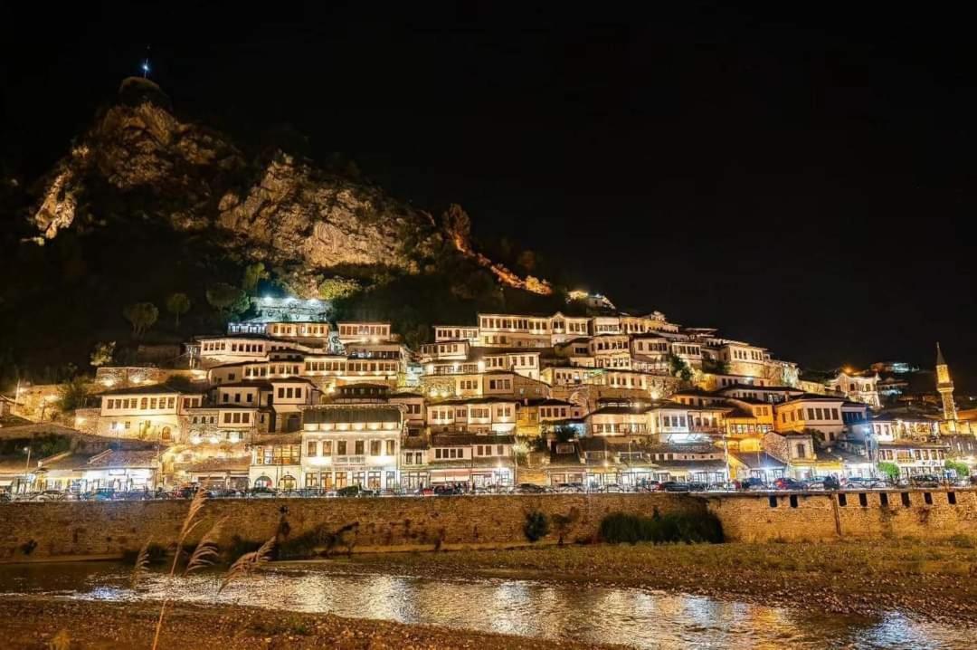 Hava Baci Apartment Берат Стая снимка