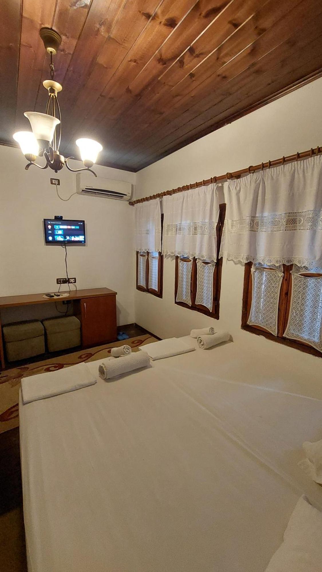 Hava Baci Apartment Берат Екстериор снимка