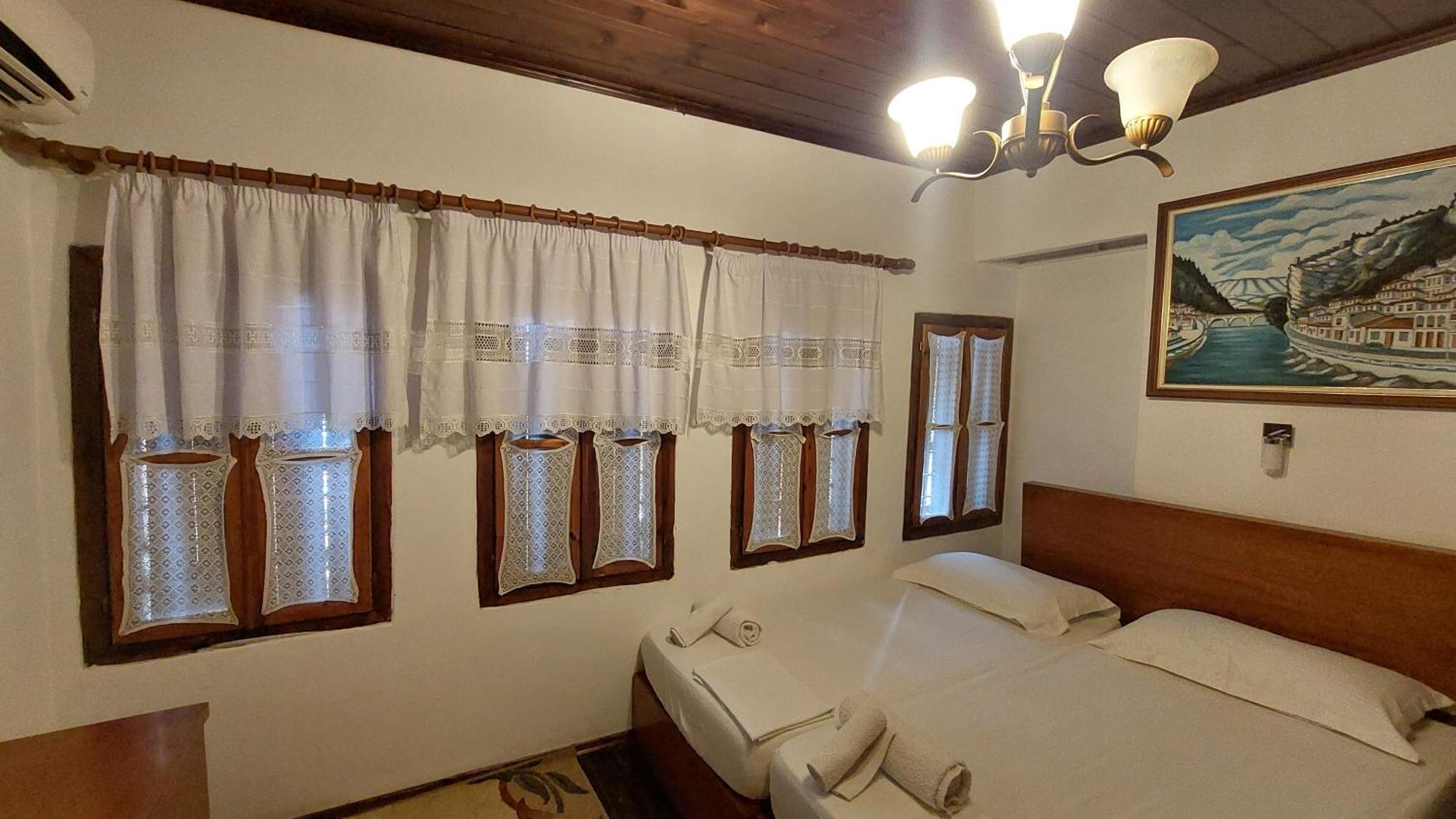 Hava Baci Apartment Берат Екстериор снимка